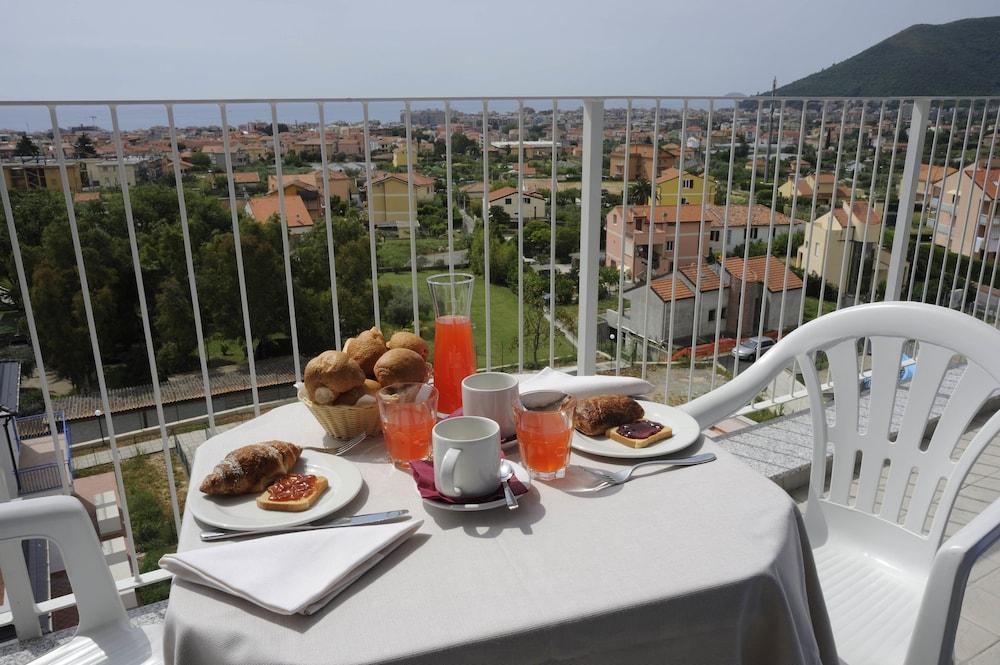 Ai Pozzi Village Resort & Spa Loano Exterior photo